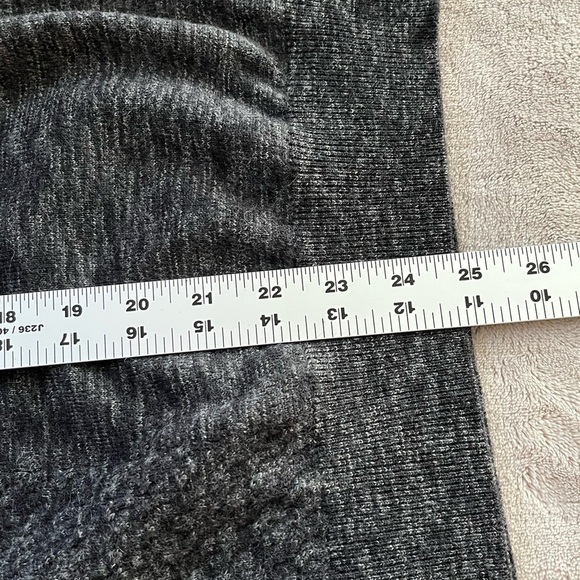 Bugatchi UOMO 100% Italian Merino Wool Heathered Charcoal V Neck Sweater Mens L - Picture 14 of 14